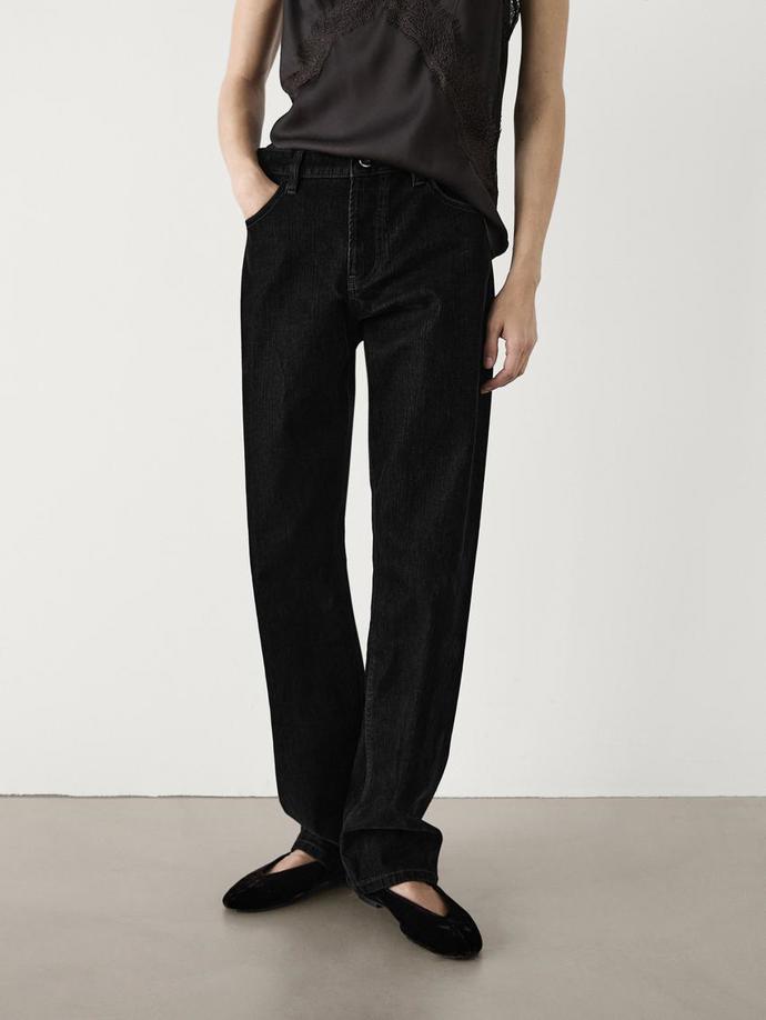 Rovné džíny, Massimo Dutti, 2699 Kč
Rovné džíny, Massimo Dutti, 2699 Kč