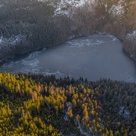 Černé jezero je největší ledovcové jezero na Šumavě 
