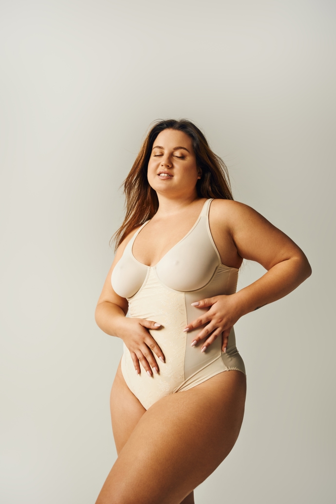 Stahovací body opticky ubere hned několik kilogramů.
Stahovací body opticky ubere hned několik kilogramů.