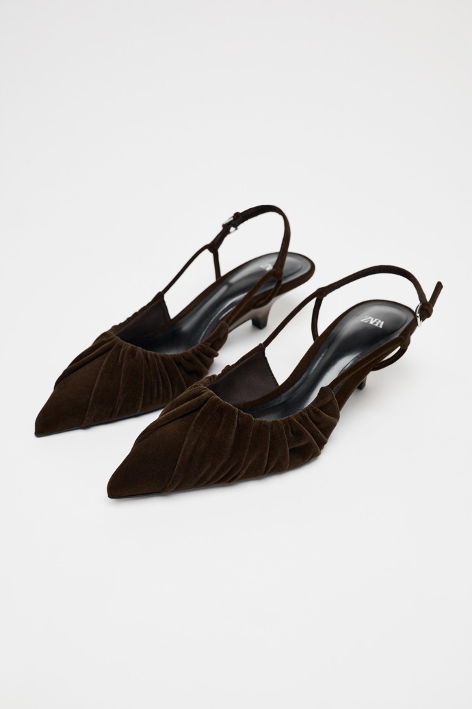 Sling back lodičky, Zara, 1299 Kč
Sling back lodičky, Zara, 1299 Kč