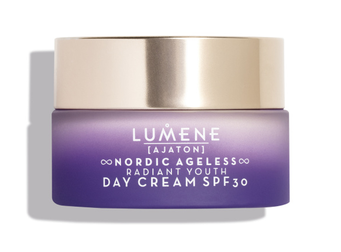Denní krém Lumene s ochranným faktorem SPF 30 pro komplexní omlazení pleti. Výrazně redukuje výskyt jemných linek a vrásek, zlepšuje elasticitu pleti a poskytuje ochranu před škodlivým zářením. Pleť vyživená, obnovená, pevnější a zářivější. Obsahuje severské brusinky, fermentovaný ostružiník morušku, pro-kolagenové peptidy, vřes a pramenitou arktickou vodu. 1290 Kč
Denní krém Lumene s ochranným faktorem SPF 30 pro komplexní omlazení pleti. Výrazně redukuje výskyt jemných linek a vrásek, zlepšuje elasticitu pleti a poskytuje ochranu před škodlivým zářením. Pleť vyživená, obnovená, pevnější a zářivější. Obsahuje severské brusinky, fermentovaný ostružiník morušku, pro-kolagenové peptidy, vřes a pramenitou arktickou vodu. 1290 Kč