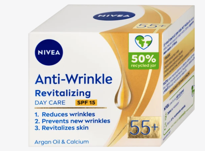 Anti Wrinkle denní krém 55+ působí jako obnovující krém, který přispívá k vitalitě zralé pleti a zevnitř podporuje boj proti vráskám. Složení krému obsahuje arganiový olej, kalcium a UV filtry. Výsledkem jeho používání je viditelná redukce linek a vrásek a zlepšení vitality a regenerace zralé pleti společně s podporou její odolnosti proti vysušování.149 Kč
Anti Wrinkle denní krém 55+ působí jako obnovující krém, který přispívá k vitalitě zralé pleti a zevnitř podporuje boj proti vráskám. Složení krému obsahuje arganiový olej, kalcium a UV filtry. Výsledkem jeho používání je viditelná redukce linek a vrásek a zlepšení vitality a regenerace zralé pleti společně s podporou její odolnosti proti vysušování.149 Kč
