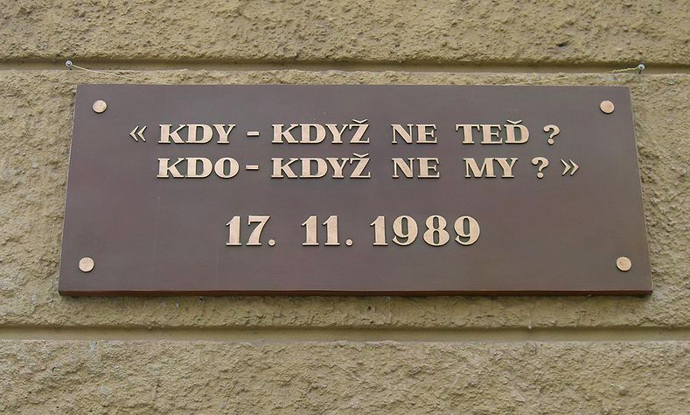 Pamětní deska na Albertově
Pamětní deska na Albertově