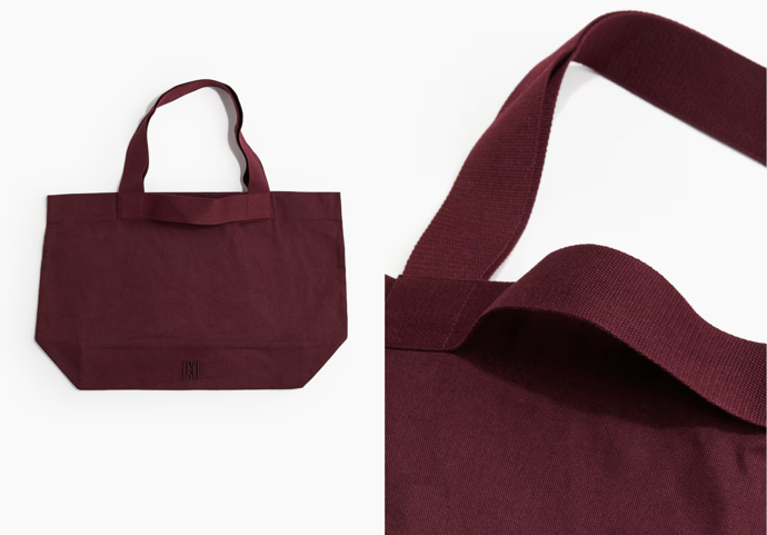Plátěná taška shopper v moderní bordó barvě (také v černé), H&M, 309 Kč
