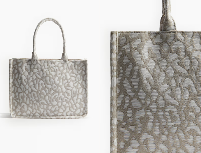 Taška shopper z žakárové tkaniny, béžová/leopardí potisk, H&M, 789 Kč

 
