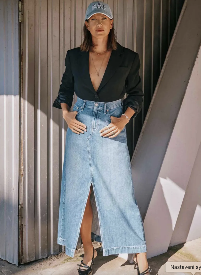 Džínová maxi sukně UltraSoft, GAP, světle modrá, 1 499 Kč
