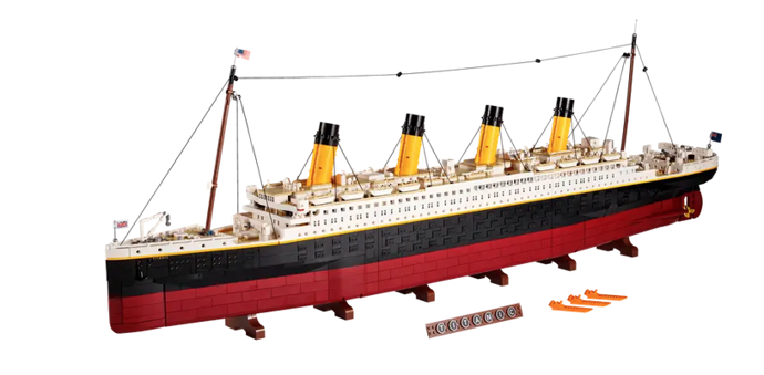 Vydejte se se sadou LEGO Titanic na jedinečnou stavitelskou jízdu opravdu historických rozměrů. Věrohodná replika legendární lodi v měřítku 1 : 200 dosahuje přes 135 cm a je složena z více než 9 000 dílků.
