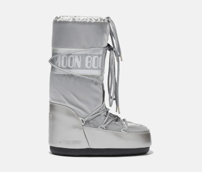 Sněhule Moon Boot Icon Glance se saténovým leskem upoutají pozornost na horách i ve městě. Jsou hřejivé, funkční a maximálně pohodlné. 4164 Kč
