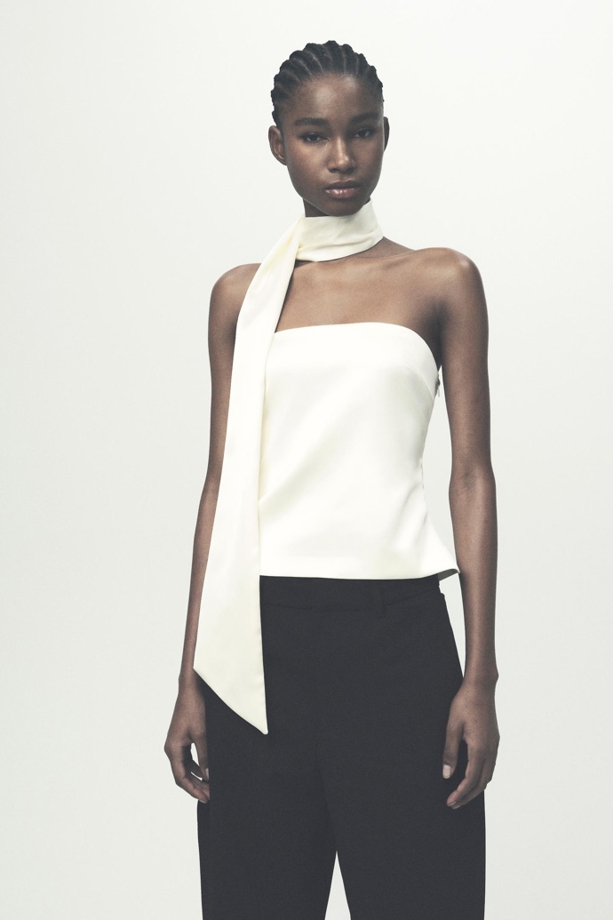 Top, Zara, 699 Kč
