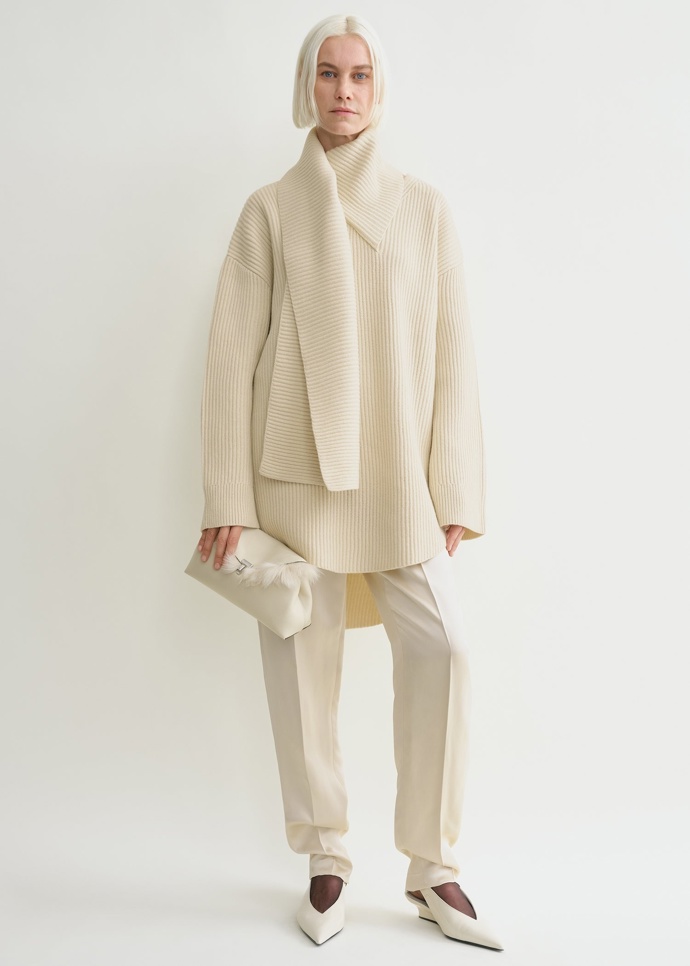 Toteme, 560 eur
