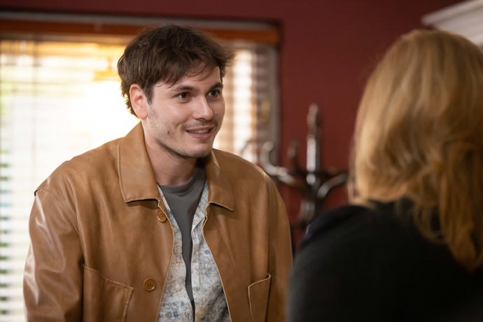 Nekonečný seriál Ulice sleduje dramatické osudy několika rodin žijících v sousedství
