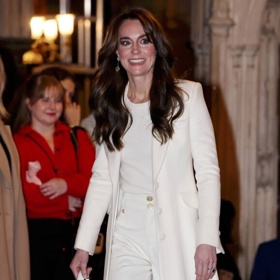 Kate Middleton v kabátu
