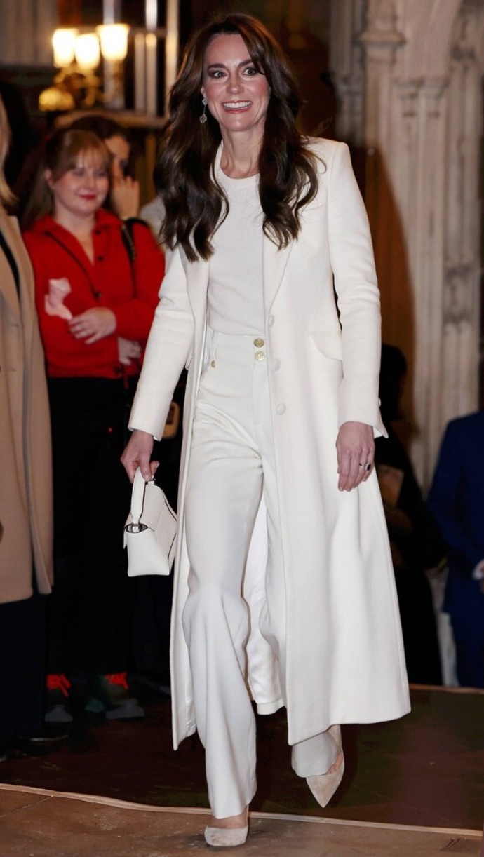 Kate Middleton v kabátu
Kate Middleton v kabátu