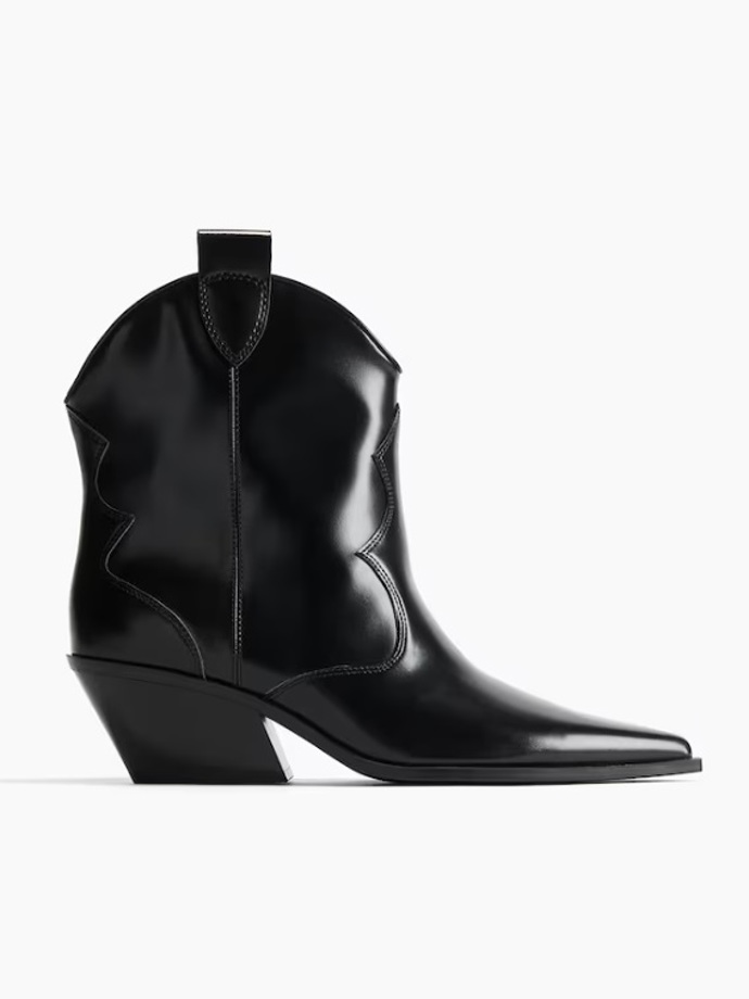 Kovbojské kozačky, H&M, 1 199 Kč
