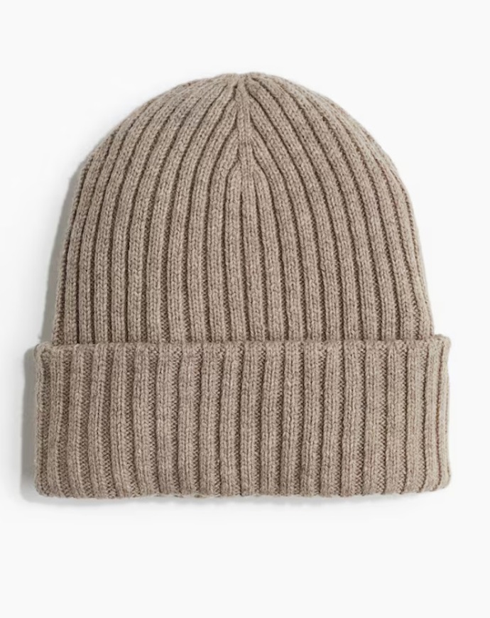 Čepice z žebrovaného úpletu, H&M, 239 Kč
