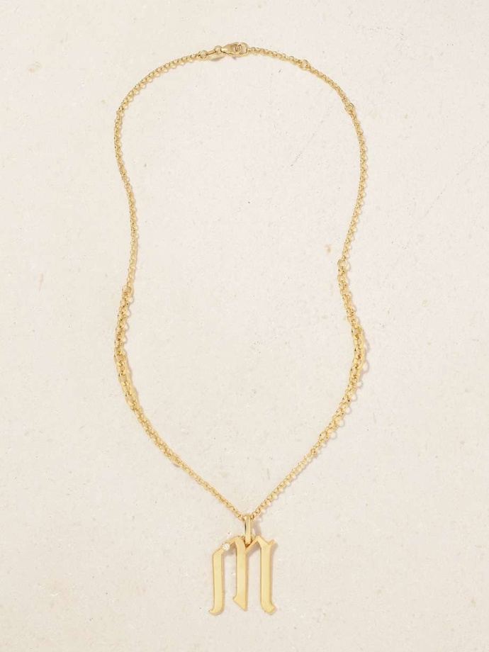 Zlatý náhrdelník Initials 18-karat gold diamond pendant, Foundrae, 3100 usd
