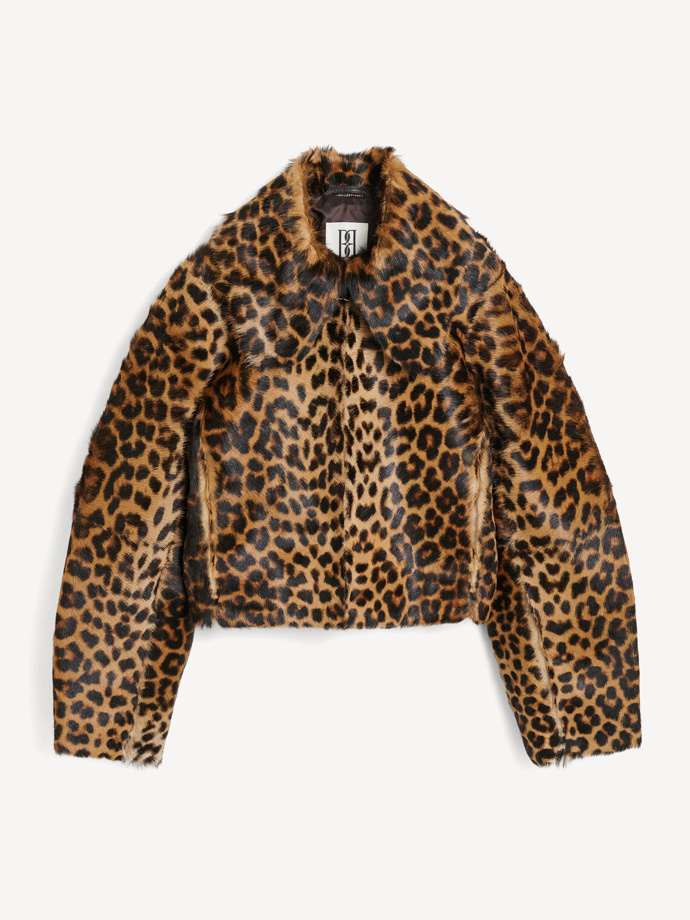 Bunda Rowani lamb leather jacket, By Malene Birger, 2300 eur
Bunda Rowani lamb leather jacket, By Malene Birger, 2300 eur
