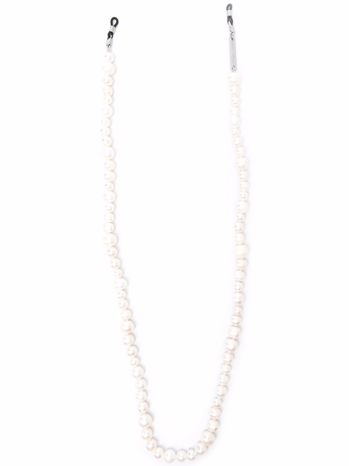 Řemínek na brýle pearl glasses chain, Frame Chain, 355 eur
Řemínek na brýle pearl glasses chain, Frame Chain, 355 eur