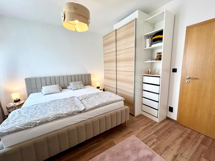Designér vytváří interiér, ve kterém se od začátku budete cítit uvolněně, bude vás inspirovat a vyvolá přesně takové pocity, jaké od daného prostoru vyžadujete. 
