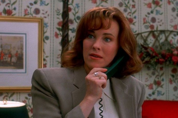 Catherine O'Hara ve filmu Sám doma (1990)
Catherine O'Hara ve filmu Sám doma (1990)