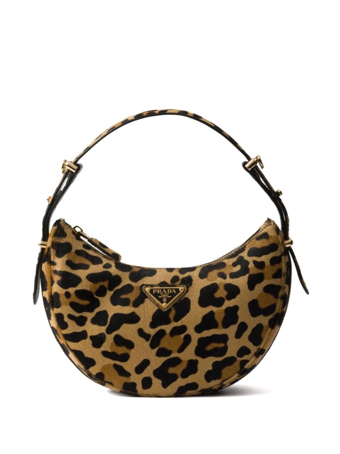 Kabelka Arqué printed leather shoulder bag, Prada, 2590 Kč
Kabelka Arqué printed leather shoulder bag, Prada, 2590 Kč