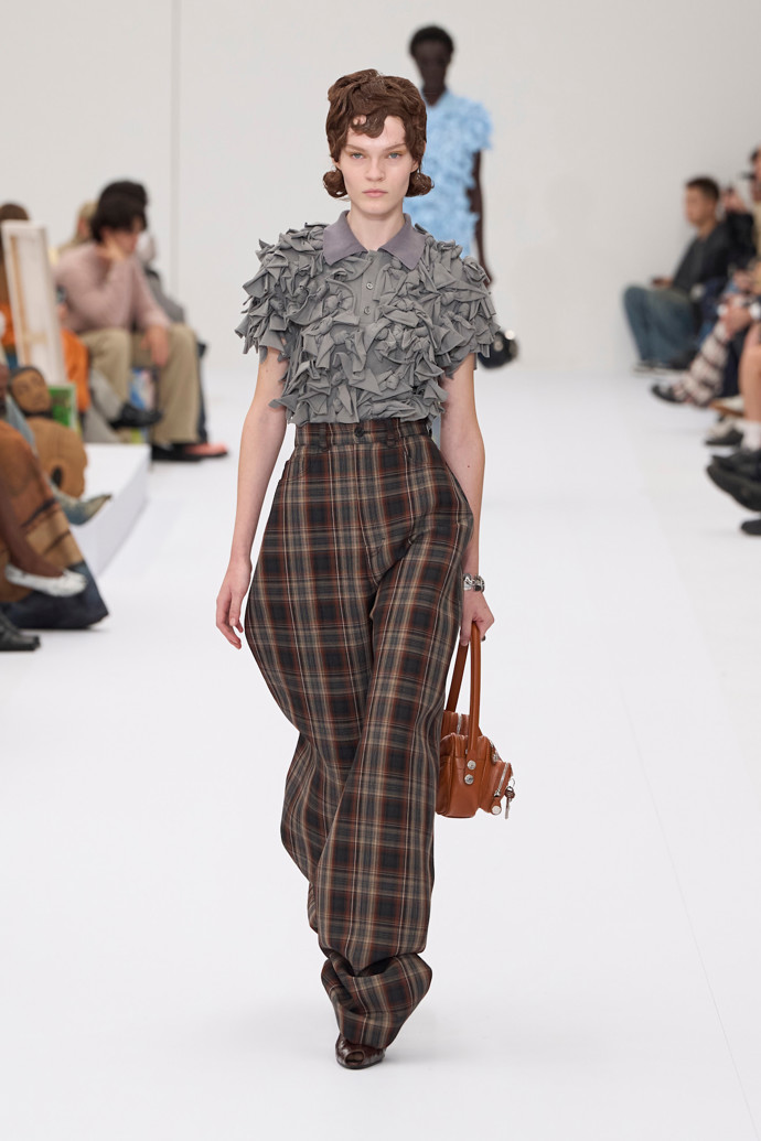 Acne Studios jaro/léto 2025
Acne Studios jaro/léto 2025
