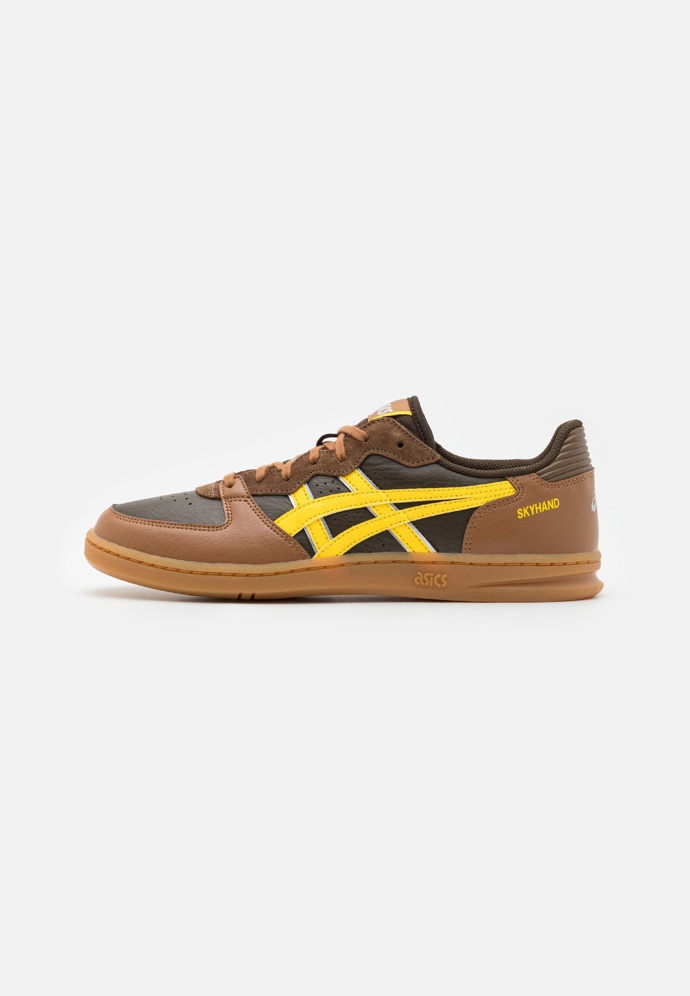 Asics, 2300 Kč
