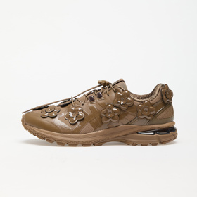 Asics x Cecilie Bahnsen, 5899 Kč
