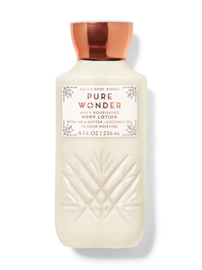 Hydratační tělové mléko, Bath&Body Works, 549 Kč
