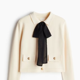 Kardigan s vázačkami, H&M, 1 199 Kč
