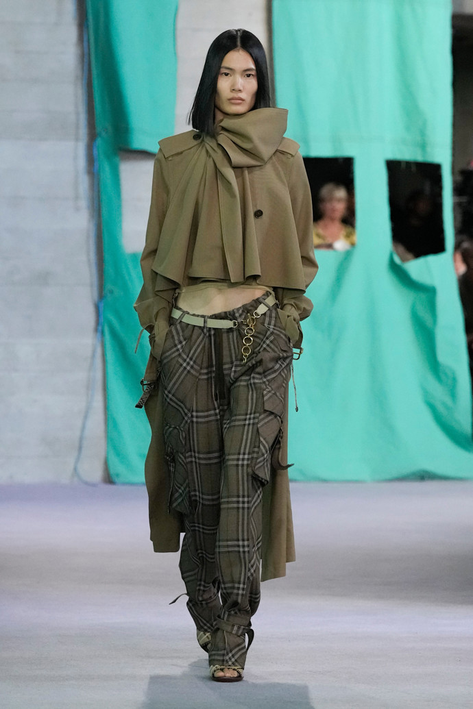 Burberry jaro/léto 2025
Burberry jaro/léto 2025