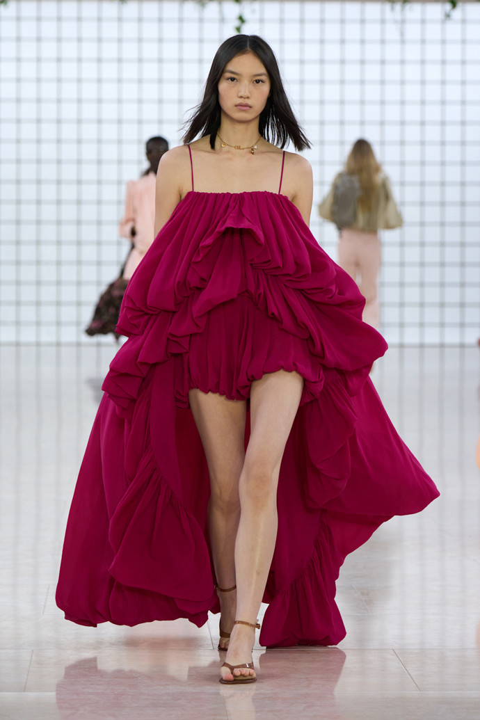 Balónové: Chloé jaro/léto 2025
Balónové: Chloé jaro/léto 2025