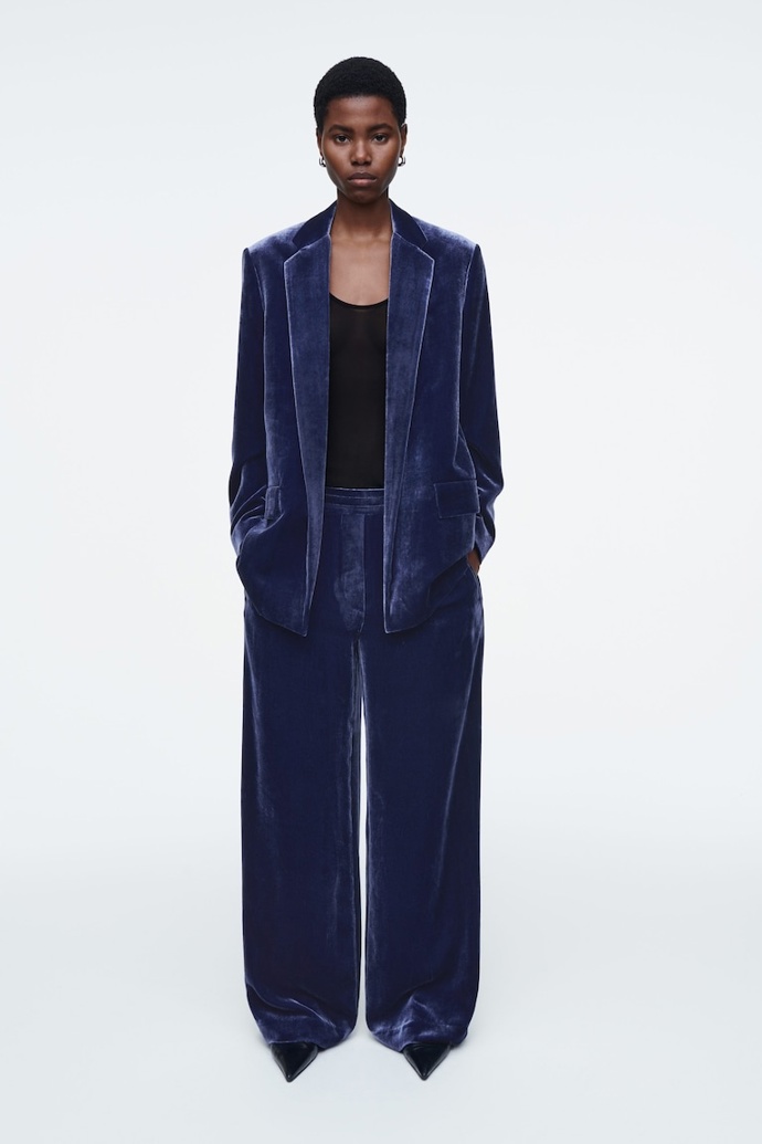 Cos, 125 eur
