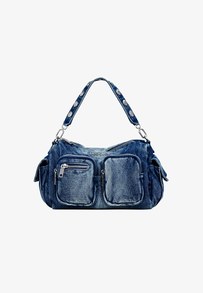 Kabelka, Desigual, 2999 Kč
Kabelka, Desigual, 2999 Kč