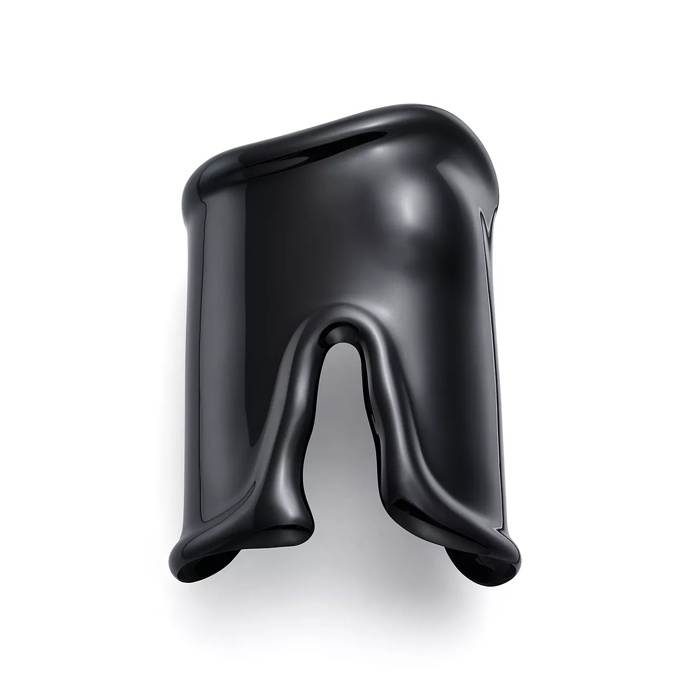Náramek Large Bone Cuff in Black Finish over Copper Elsa Peretti®, Tiffany & Co., 1198 eur
