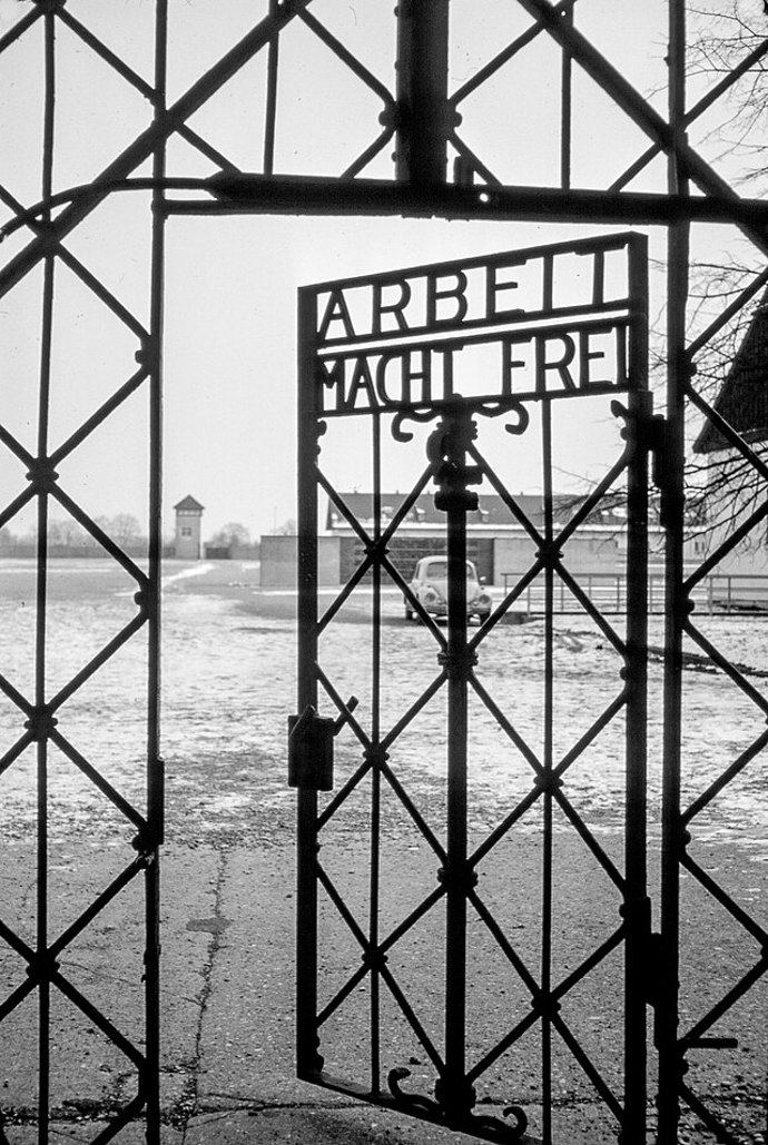 Koncentrační tábor Dachau v zimě
