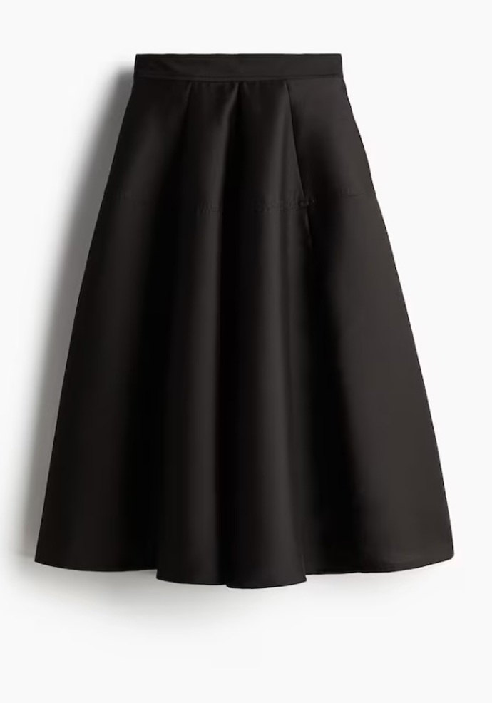 Kolová sukně, H&M, 1 459 Kč
