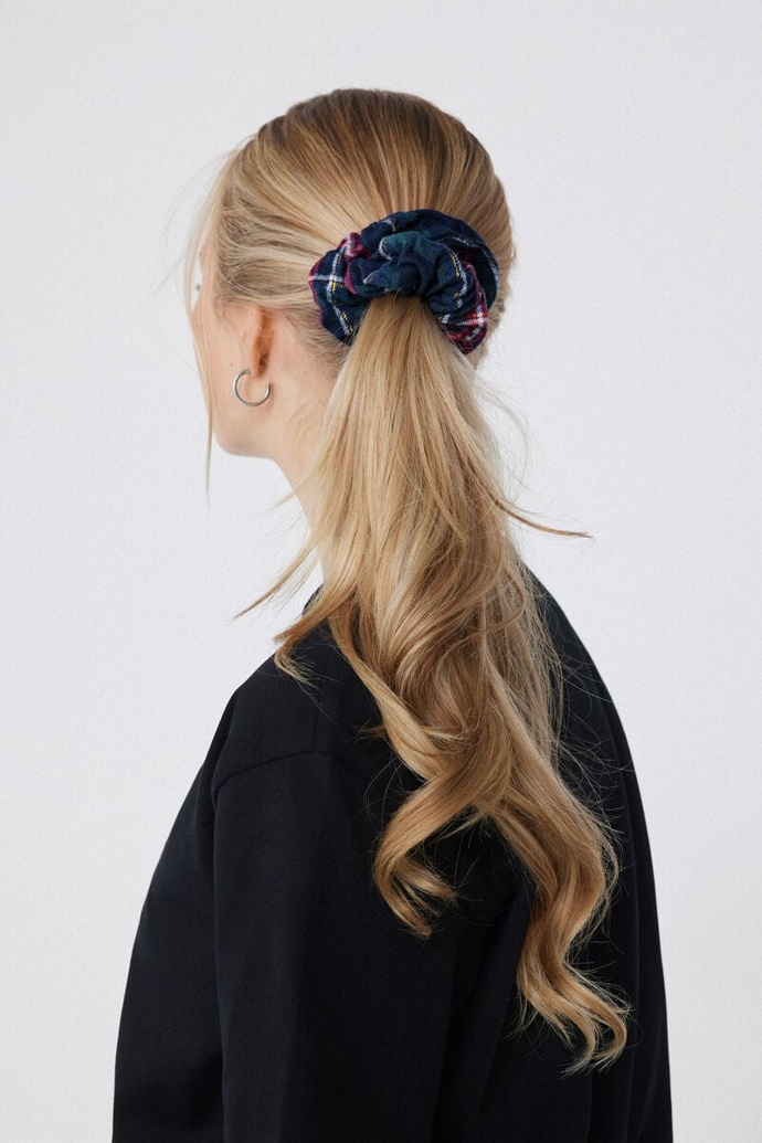 Flanelová scrunchie, Tezenis, 109 Kč
Flanelová scrunchie, Tezenis, 109 Kč