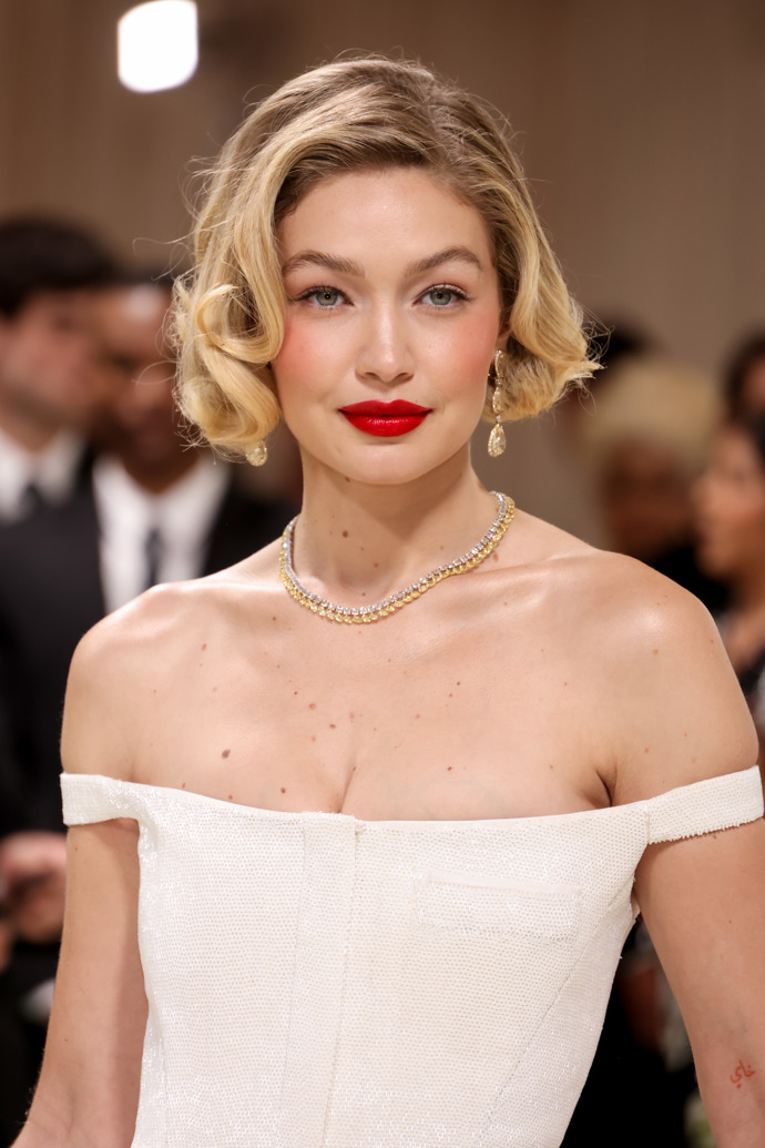 Old Hollywood bob
Old Hollywood bob