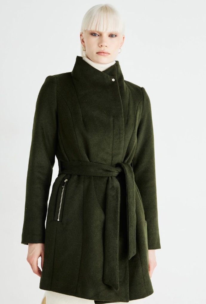 Krátký kabát, Vero Moda, 1 200 Kč

