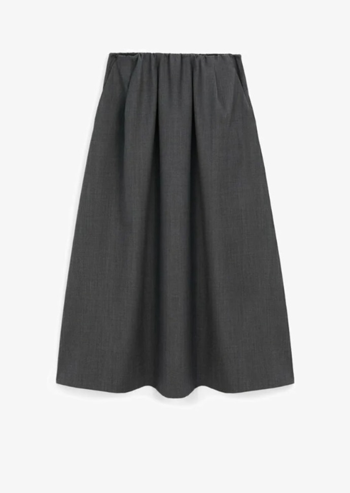 Áčková sukně v midi délce, Massimo Dutti, 2 699 Kč
