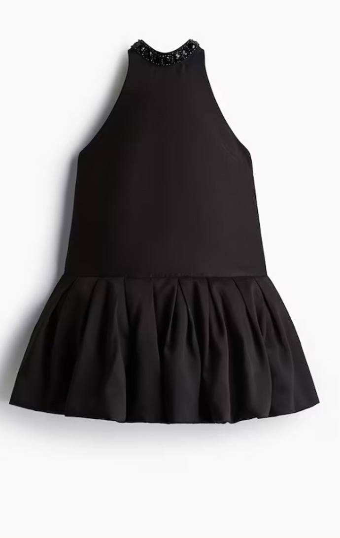 Šaty se zdobeným dekoltem, H&M, 1 459 Kč
Šaty se zdobeným dekoltem, H&M, 1 459 Kč