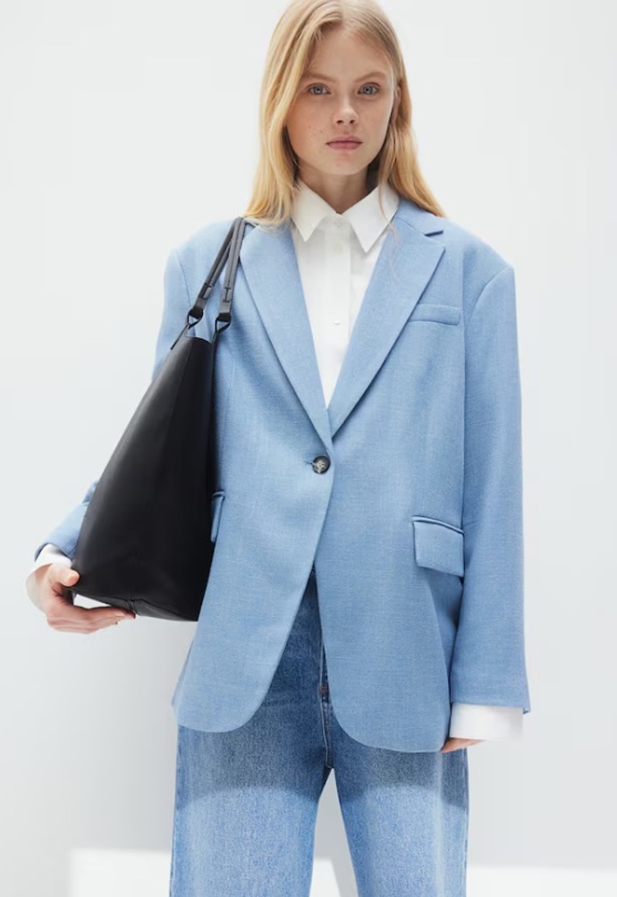 Oversized sako, H&M, 1 069 Kč
