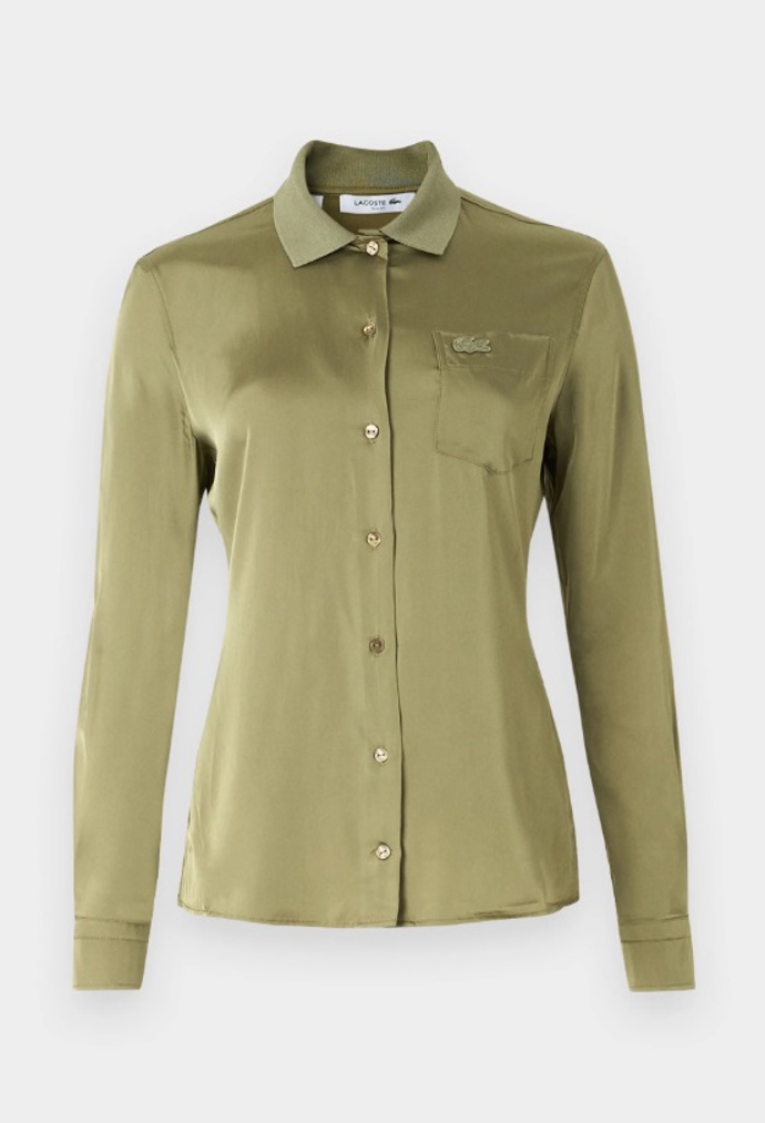Saténová košile v barvě khaki, Lacoste, 4 080 Kč
