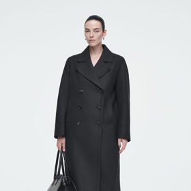 Kabát, Cos, 175 EUR (původně 290 EUR)
