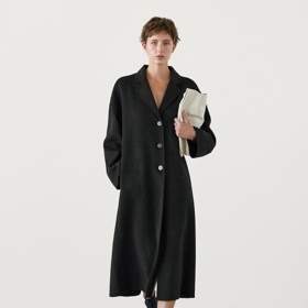 Massimo Dutti, 7999 Kč
