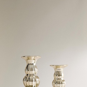 Metalické svícny, Zara Home, 299 Kč a 229 Kč
