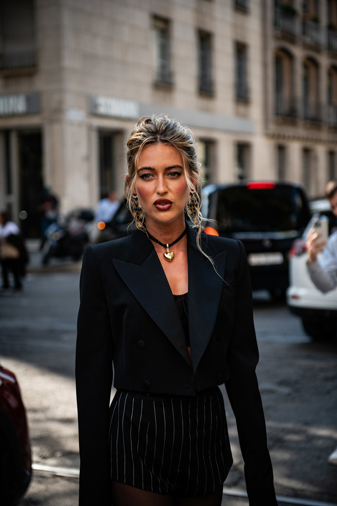 Choker náhrdelník. Street style.
Choker náhrdelník. Street style.