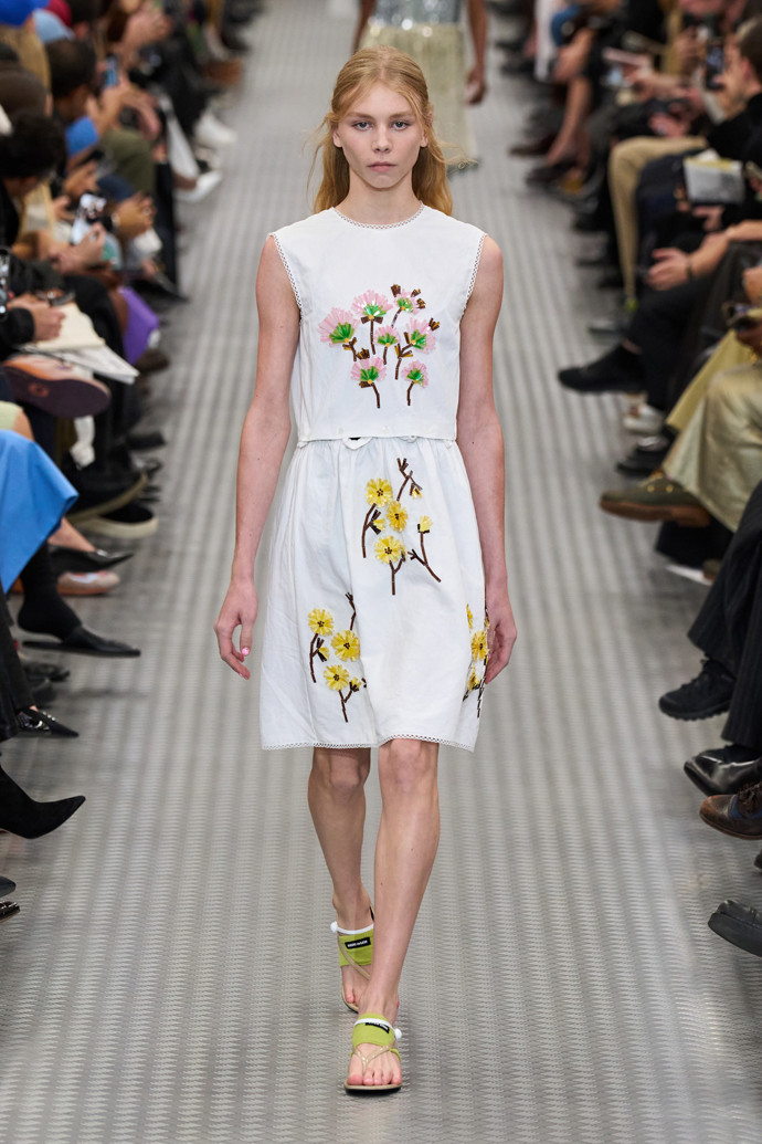 Miu Miu jaro/léto 2025
Miu Miu jaro/léto 2025