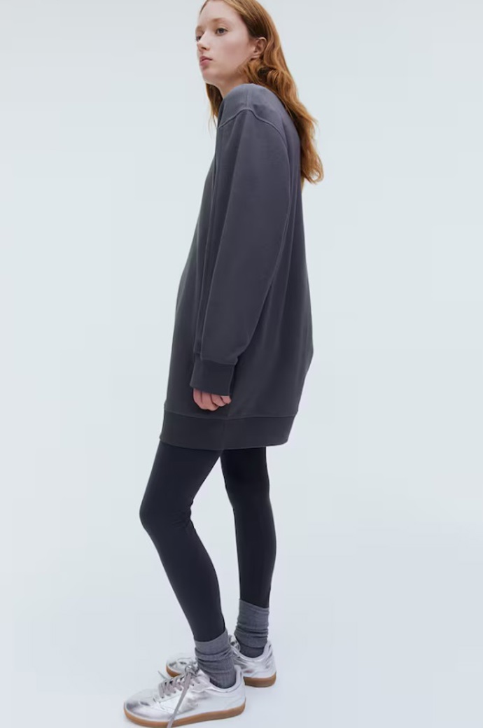 Šaty z teplákoviny, H&M, 479 Kč
Šaty z teplákoviny, H&M, 479 Kč